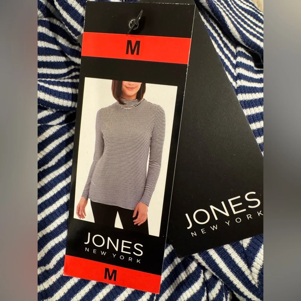 Jones New York Women's Turtleneck Long Sleeve
 Neck Sweater - Size: M. NWT - Picture 4 of 4